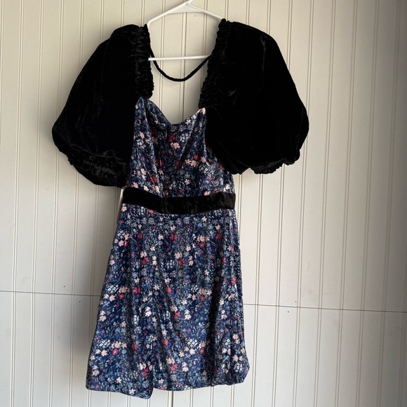 Tularosa Size S Puff Sleeve Velvet Maelie Mini Dress in Carmella Floral NEW! - Picture 8 of 8